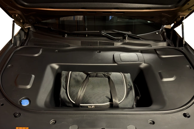 MAZDA 6e LIFTBACK EV 2025+ CONJUNTO DE BOLSAS 6 PIE