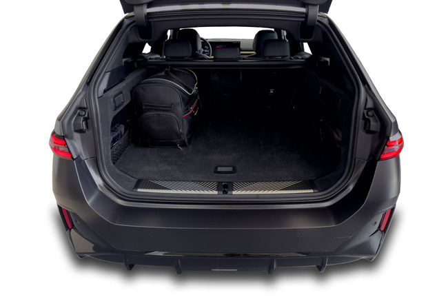 BMW i5 TOURING EV 2023+ CONJUNTO DE BOLSAS 5 PIE