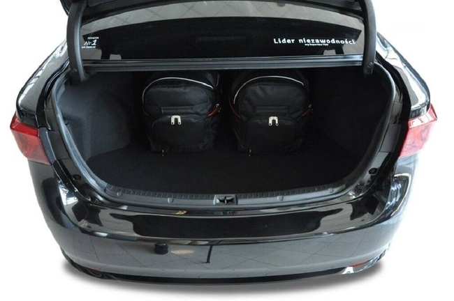 TOYOTA AVENSIS LIMOUSINE 2009-2018 CONJUNTO DE BOLSAS 4 PIE