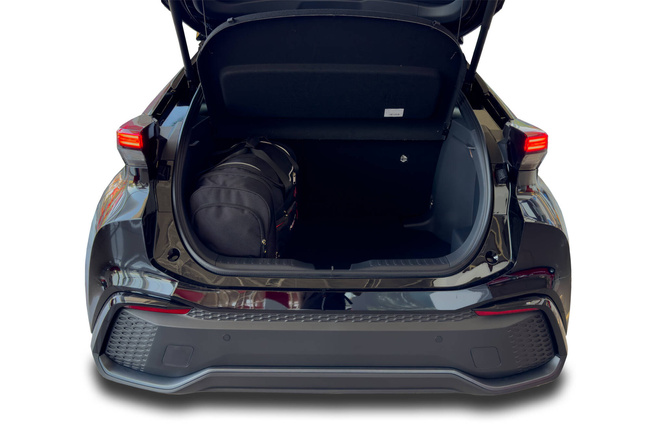 TOYOTA C-HR HEV 2023- KOFFERTASSENSET 4 ST.