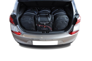 HYUNDAI i30 HATCHBACK 2017+ CONJUNTO DE BOLSAS 4 PIE