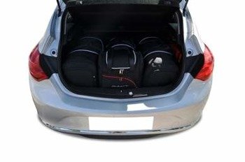 OPEL ASTRA HATCHBACK 2009-2015 TASKESÆT TIL BAGAGERUM 4 STK